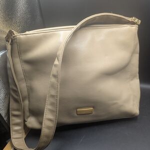 Mondani New York Pebbled Tan Faux Leather Shoulder Bag Purse Lined
